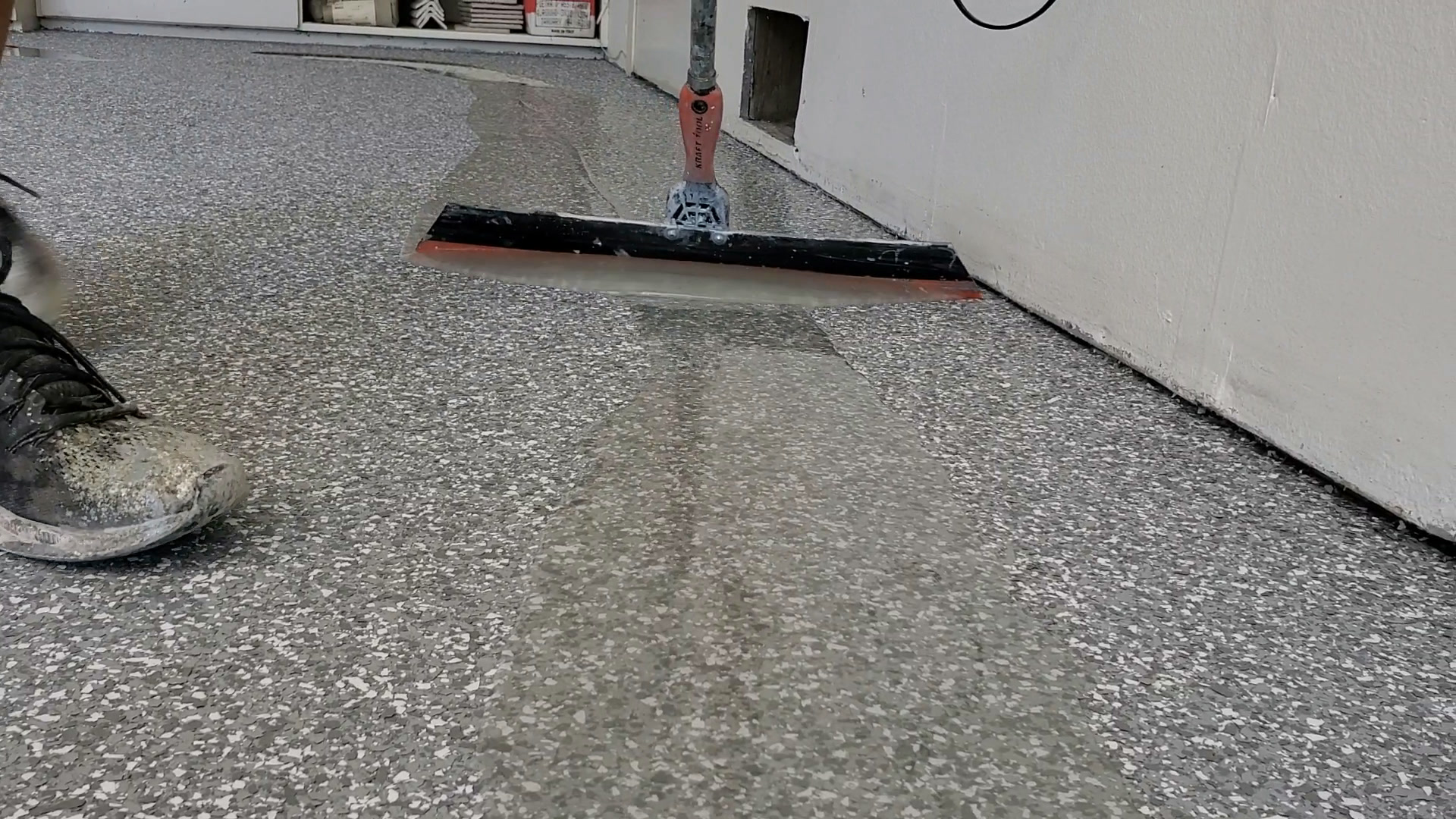 Polyaspartic topcoat squeegee
